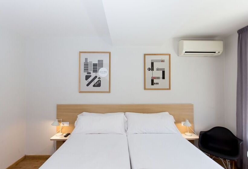 غرفة قياسية رباعية, Rooms Ciencias