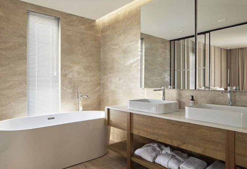 סוויטה, Sol Tropikal Durres