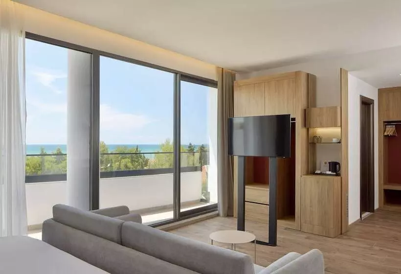 سوییت جونیور, Sol Tropikal Durres