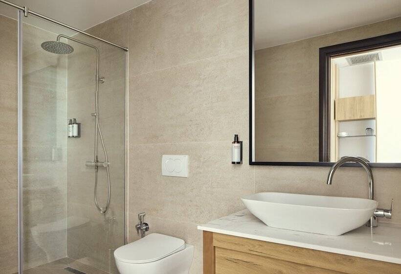 סוויטת ג'וניור עם טרסה, Sol Tropikal Durres