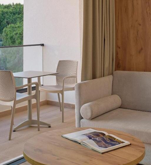 חדר משפחתי, Sol Tropikal Durres