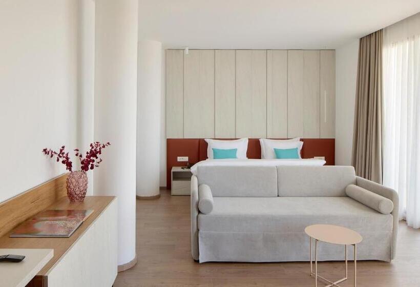 סוויטת ג'וניור, Sol Tropikal Durres