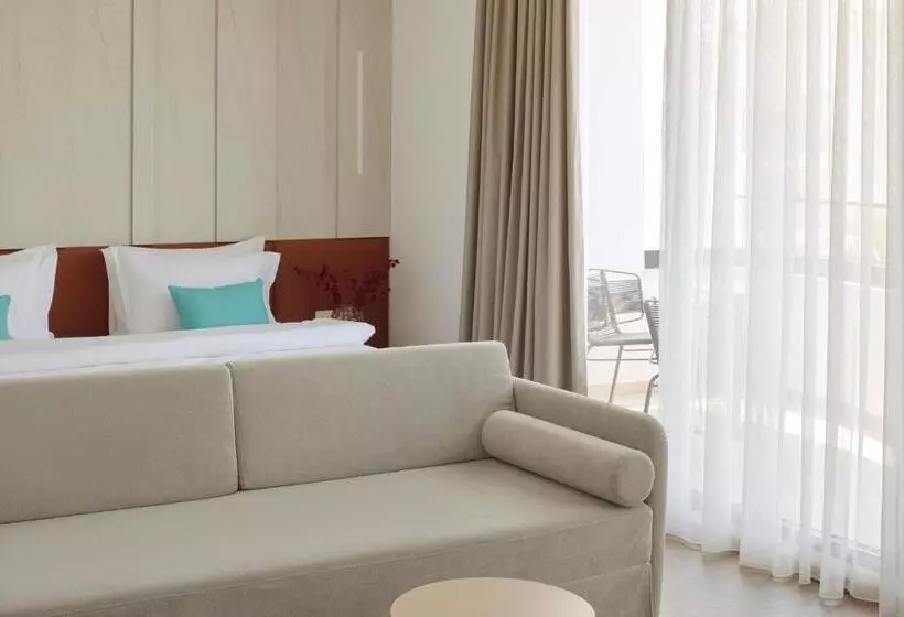 سوییت جونیور, Sol Tropikal Durres