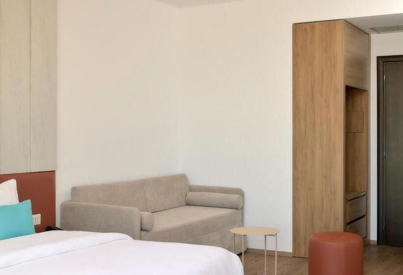 סוויטת ג'וניור עם טרסה, Sol Tropikal Durres