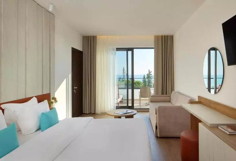 سوئیت جونیور با تراس, Sol Tropikal Durres