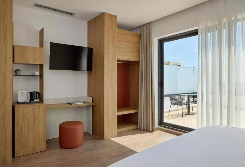 سوئیت جونیور با تراس, Sol Tropikal Durres