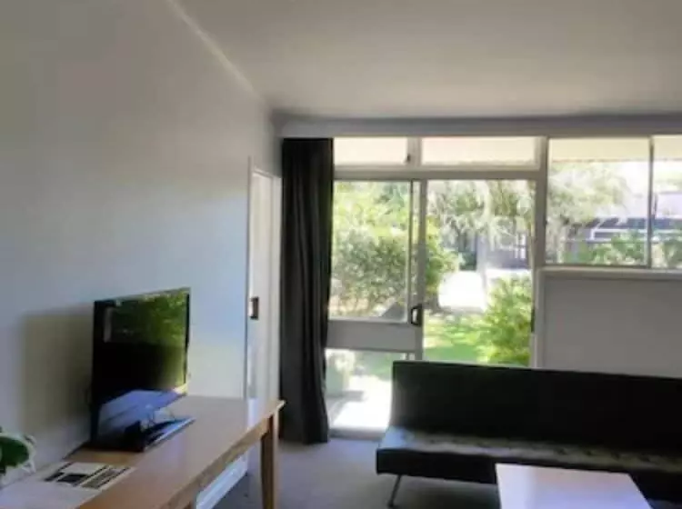 Family Room, The Avenue