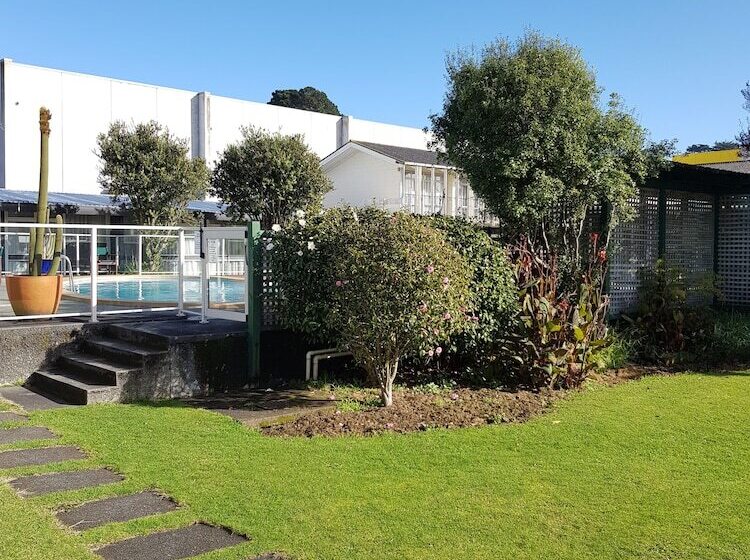 חדר דלוקס, The Avenue