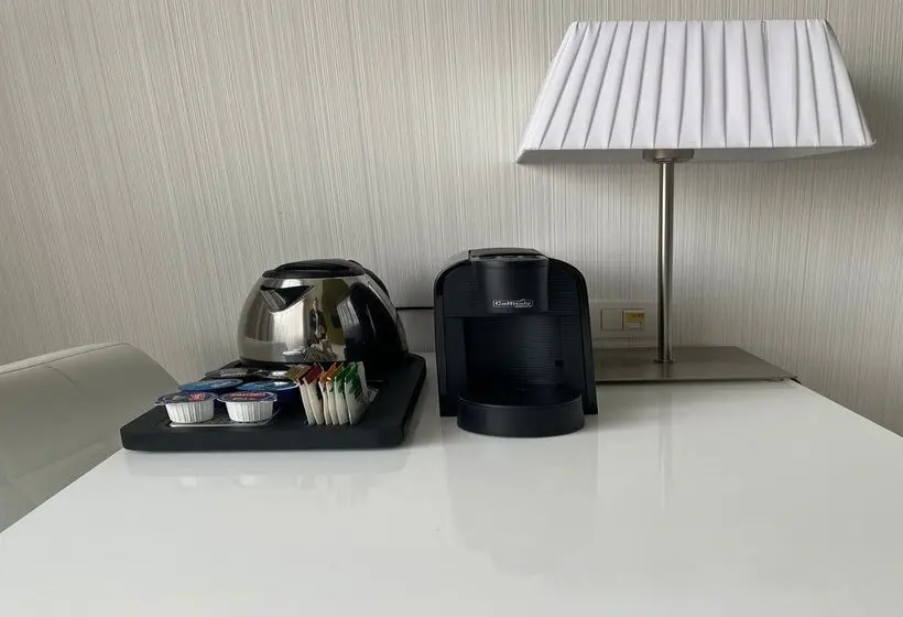 اتاق لوکس, Zentral Castellana Norte