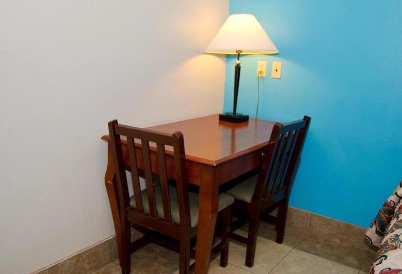 Номер Deluxe Кровать Кинг, Texas Inn And Suites City Center At University Dr