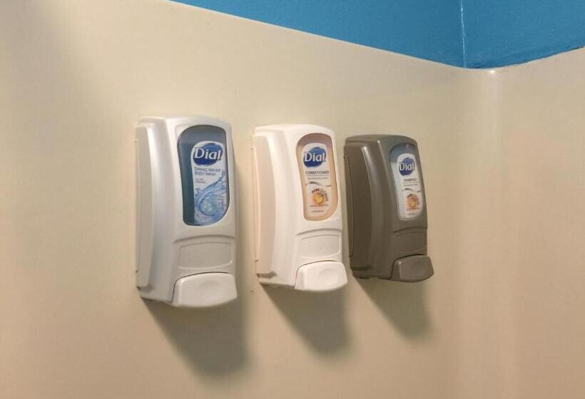 キングサイズベッドのデラックスルーム, Texas Inn And Suites City Center At University Dr