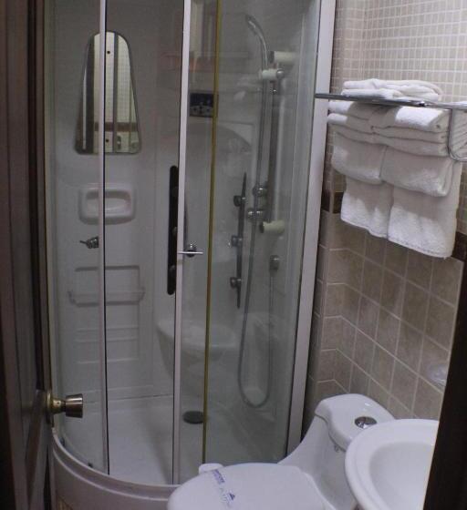 سوییت جونیور لوکس, Platino Hotel & Casino