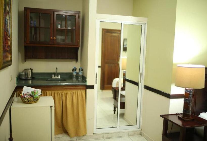 اتاق اجرایی, Platino Hotel & Casino