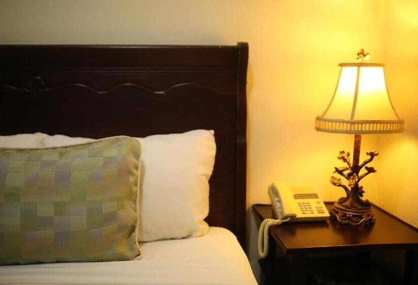 اتاق اجرایی, Platino Hotel & Casino