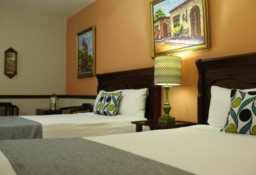 سوییت جونیور, Platino Hotel & Casino