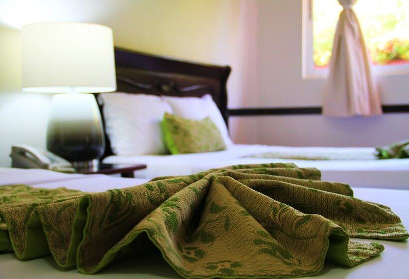 سوییت جونیور, Platino Hotel & Casino