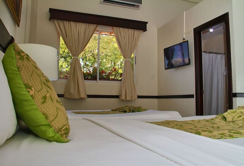 سوییت جونیور, Platino Hotel & Casino