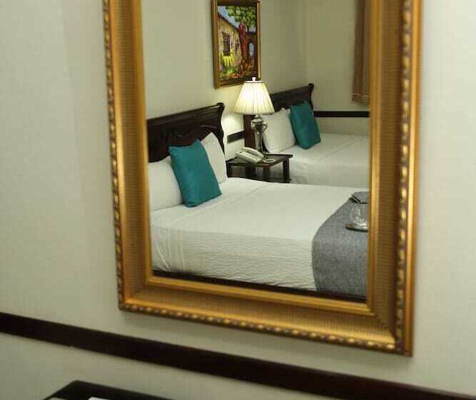 سوییت جونیور, Platino Hotel & Casino