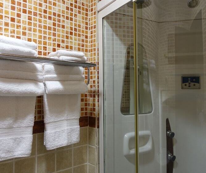 سوییت جونیور لوکس, Platino Hotel & Casino