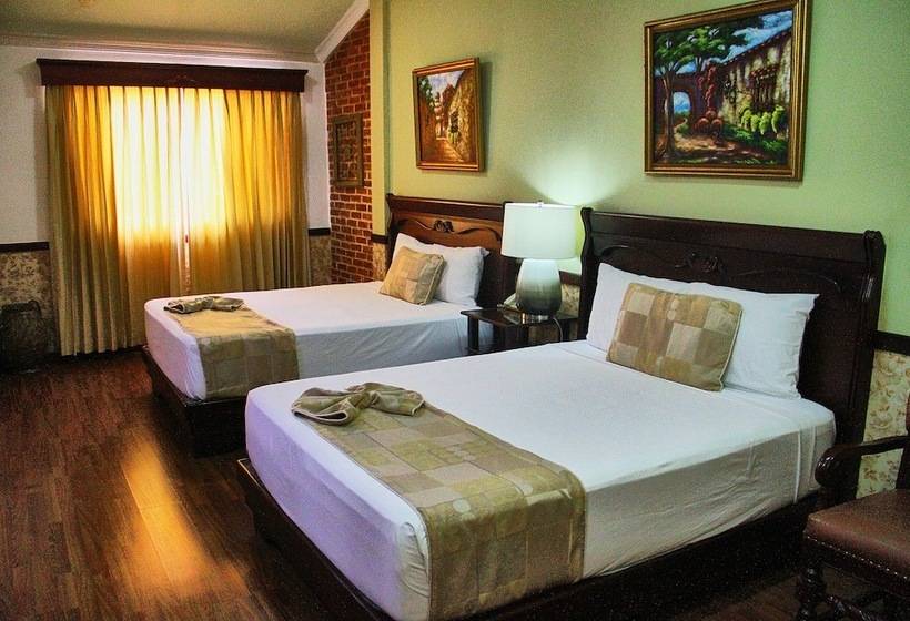 سوییت جونیور لوکس, Platino Hotel & Casino