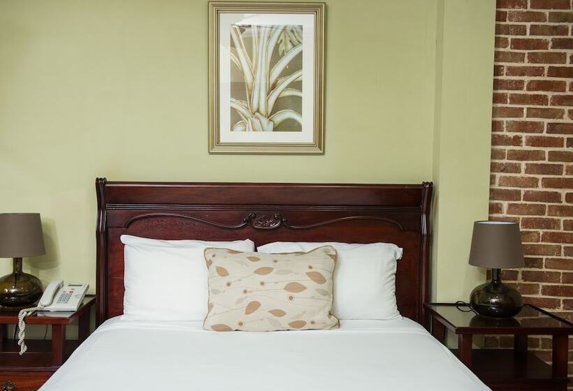 اتاق اجرایی, Platino Hotel & Casino