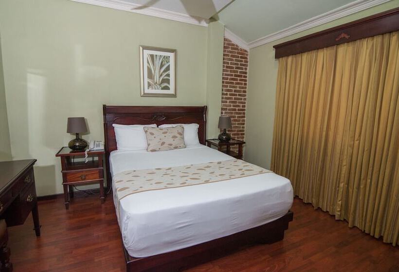 Executive Kamer, Platino Hotel & Casino