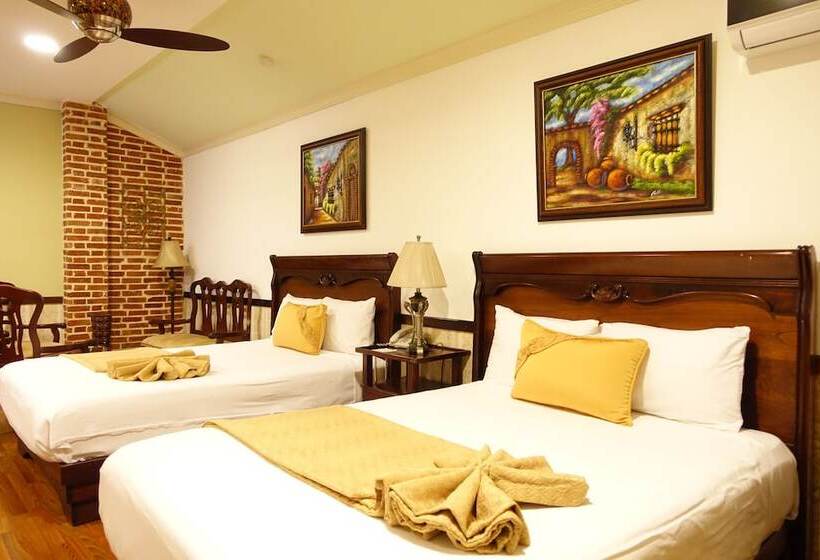 Deluxe Junior Suite, Platino Hotel & Casino