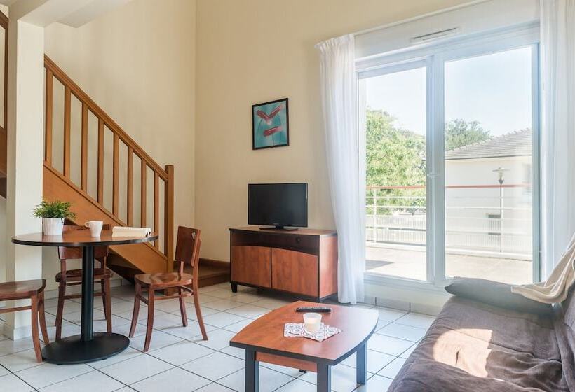 Апартаменты 3 Спальни, Comfort Aparthotel Nantes La Beaujoire