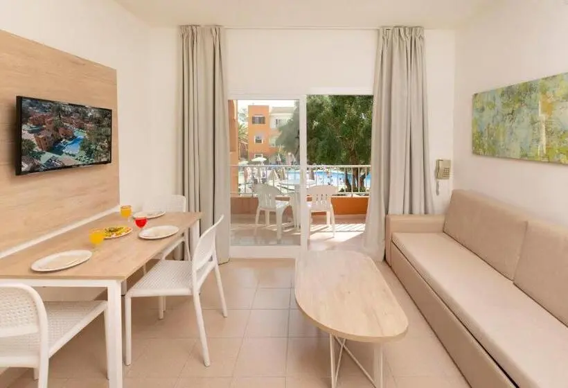 آپارتمان 1 خوابه با چشم‌انداز استخر, Cabot Club Torreblanca