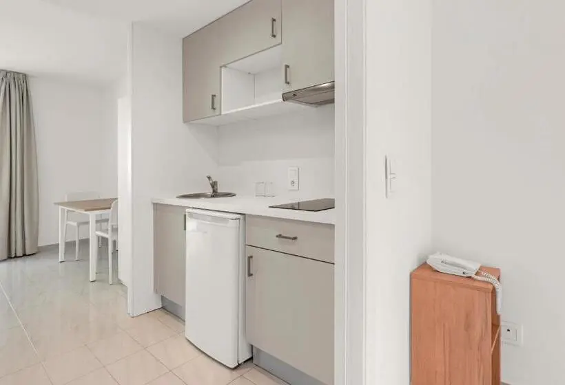 آپارتمان 1 خوابه با چشم‌انداز استخر, Cabot Club Torreblanca