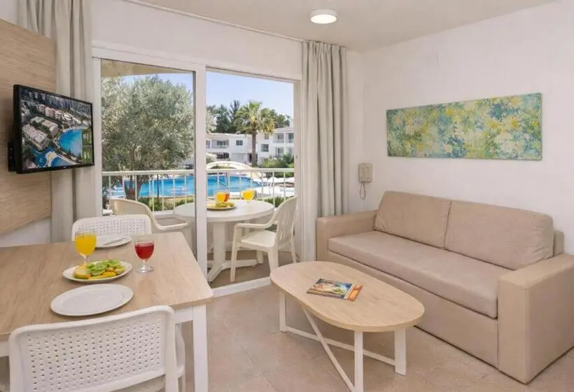 آپارتمان 1 خوابه با چشم‌انداز استخر, Cabot Club Torreblanca
