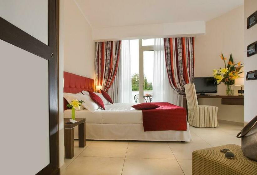 اتاق استاندارد, Cardinal Hotel St. Peter