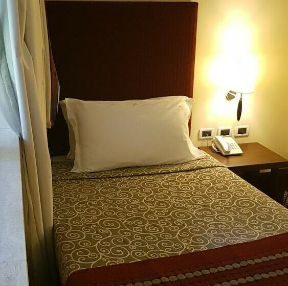 اتاق استاندارد یک نفره, Cardinal Hotel St. Peter