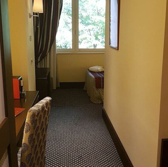 اتاق استاندارد یک نفره, Cardinal Hotel St. Peter