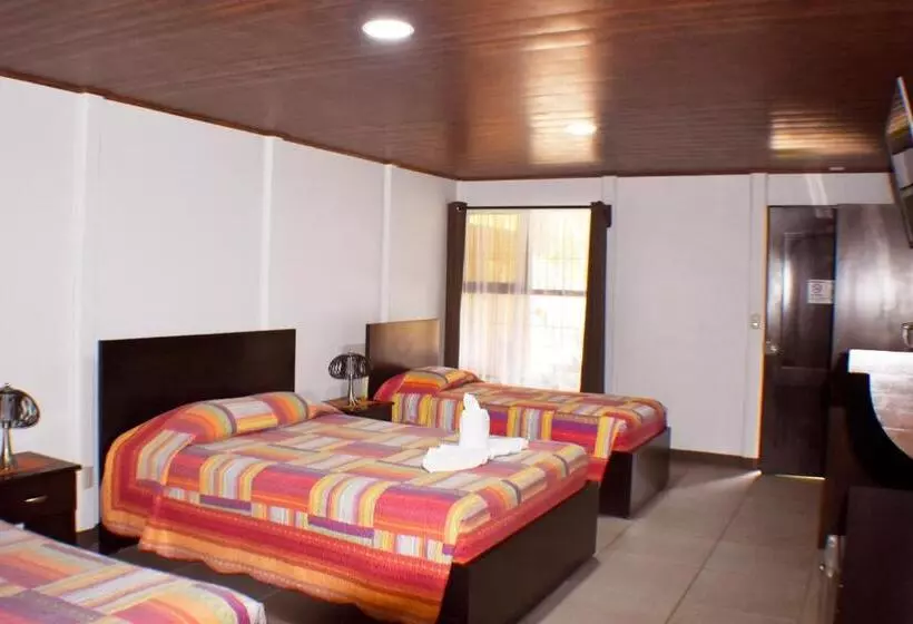 اتاق خانوادگی, Arenal Country Inn