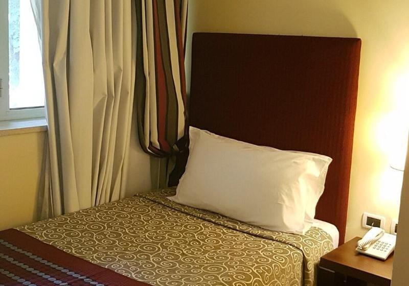 اتاق استاندارد یک نفره, Cardinal Hotel St. Peter