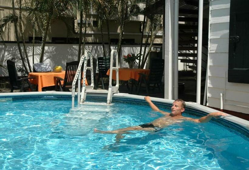 اتاق استاندارد چهار تخته, Guesthouse Albergoalberga