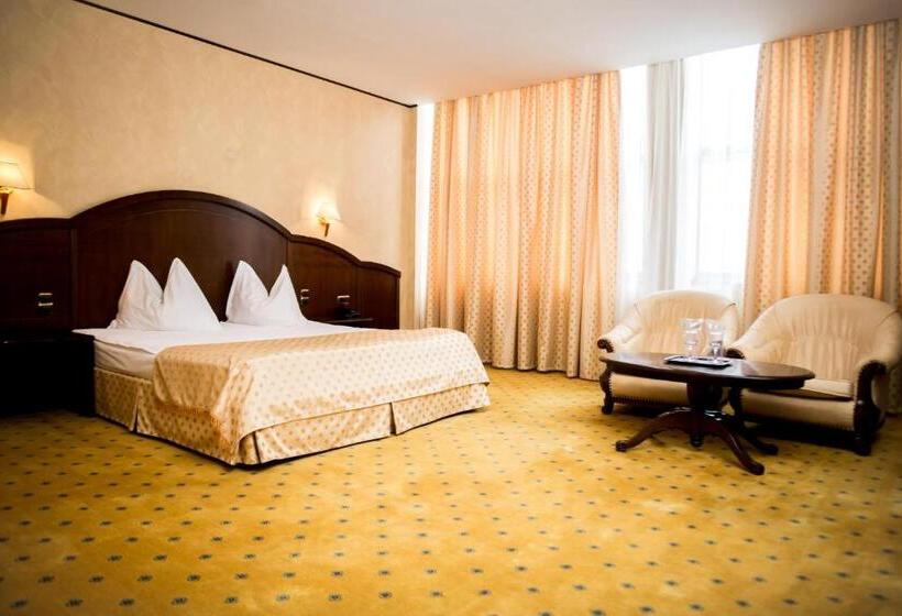 اتاق استاندارد یک نفره, Imperial Inn