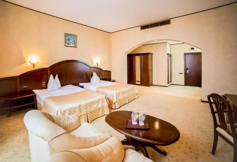 اتاق لوکس, Imperial Inn