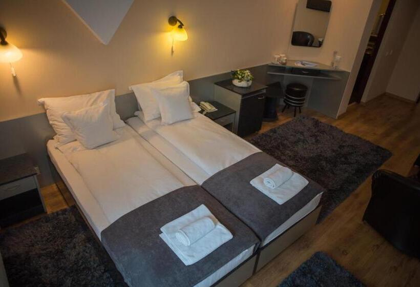 スタンダードルーム, Marami