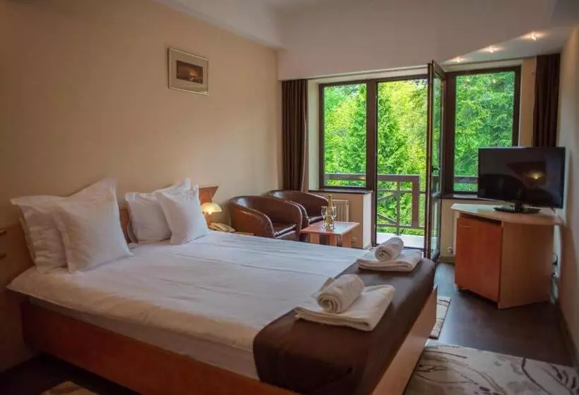 Standard-huone, Marami