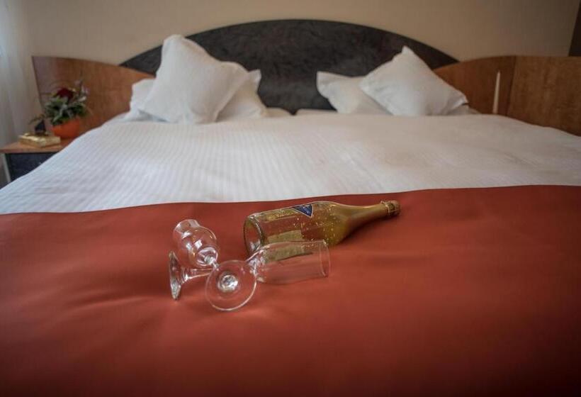 スーペリアールーム, Marami