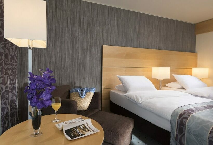Классический Номер, Maritim Hotel Düsseldorf