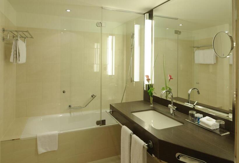 Номер Superior, Maritim Hotel Düsseldorf