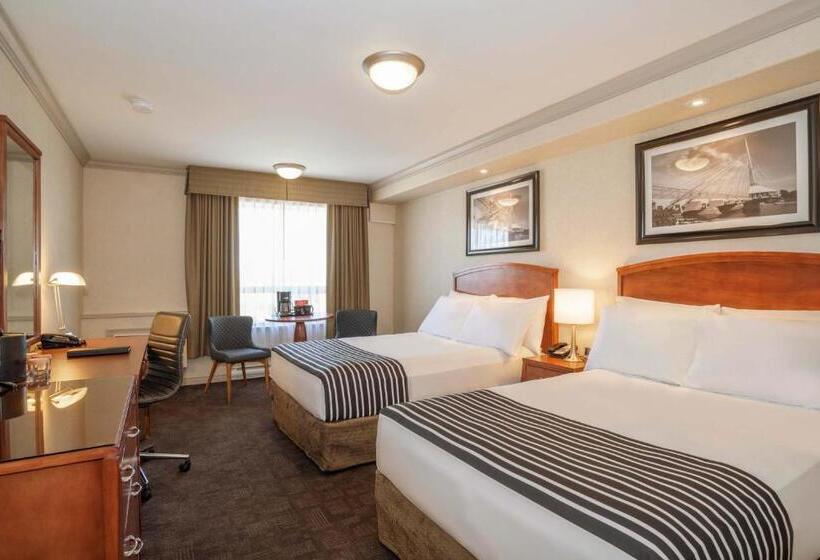 ２ダブルベッドのスタンダードルーム, Sandman Hotel & Suites Winnipeg Airport