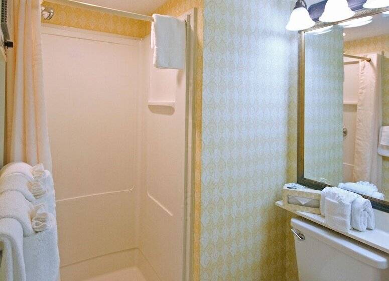 سوییت با چشمانداز دریا, The Strand  A Boutique Resort