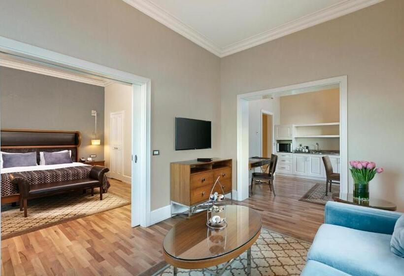 Suite Premium, Titanic Business Kartal