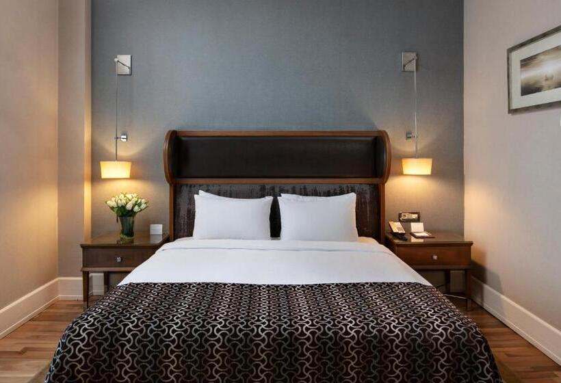 Club Suite, Titanic Business Kartal