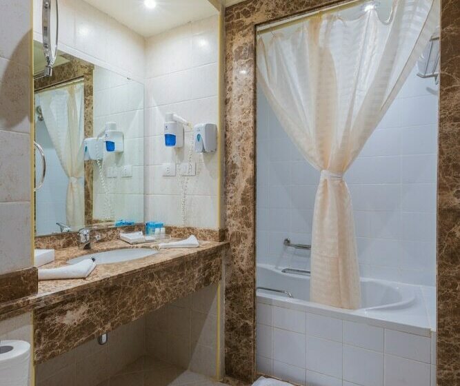 اتاق اساندارد با چشمانداز جانبی به دریا, Malikia Resort Abu Dabbab