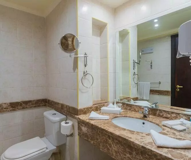 اتاق خانوادگی با چشم‌انداز دریا, Malikia Resort Abu Dabbab
